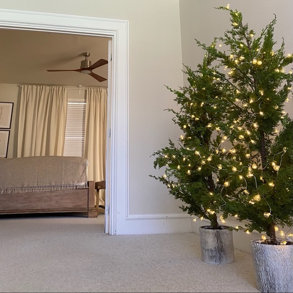 RH NORTHERN STARLIT CLEAR GLASS STRING LIGHTS 50’ - Picture 4 of 16